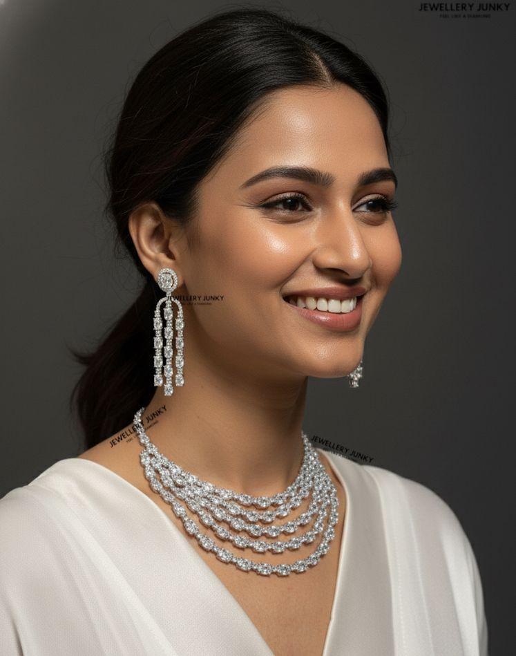 LEY DIAMOND NECKLACE