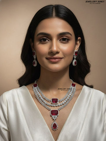 CLEO DIAMOND NECKLACE