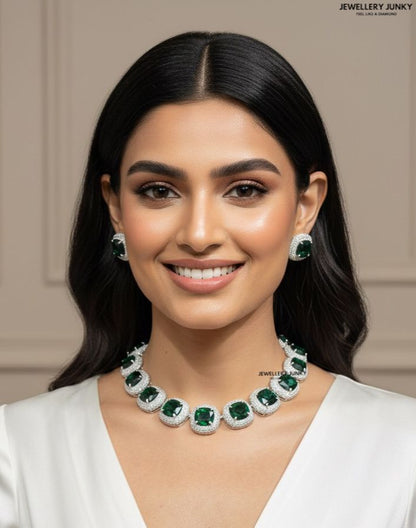 ADHIRA DIAMOND NECKLACE