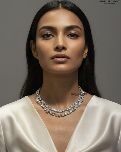 LAUREL DIAMOND NECKLACE