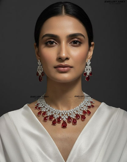 ELODIE DIAMOND NECKLACE