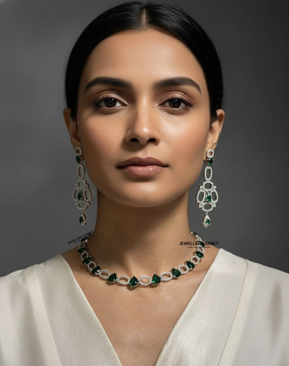 RIVKA DIAMOND NECKLACE