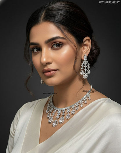 HADLEE DIAMOND NECKLACE