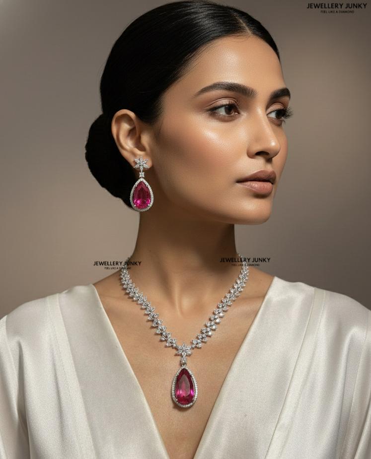 EMERSON DIAMOND NECKLACE