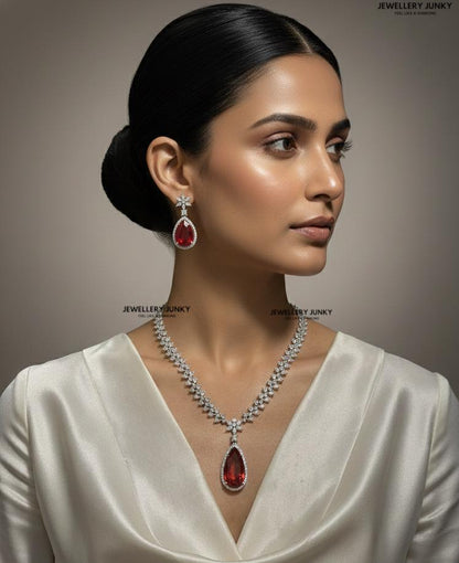 EMERSON DIAMOND NECKLACE