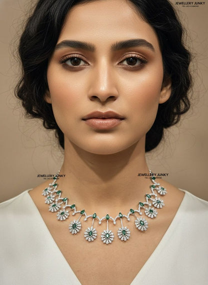 EIRA DIAMOND NECKLACE