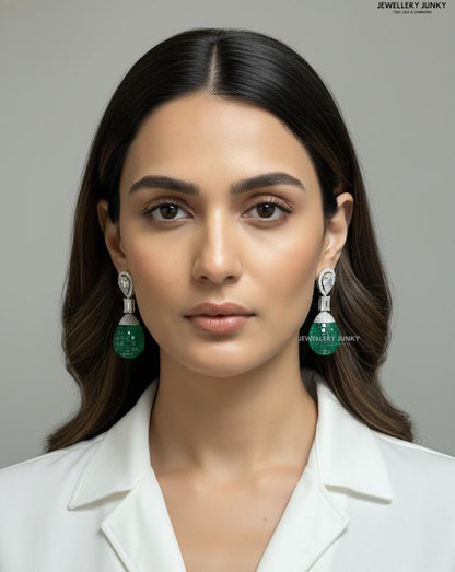 NESSA INVISIBLE DIAMOND EARRING E-1102