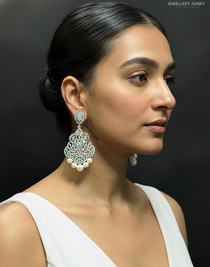 JUDY DIAMOND EARRING E-1062