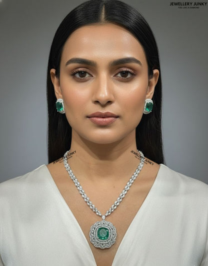 KRISTEN CUSHION DIAMOND NECKLACE