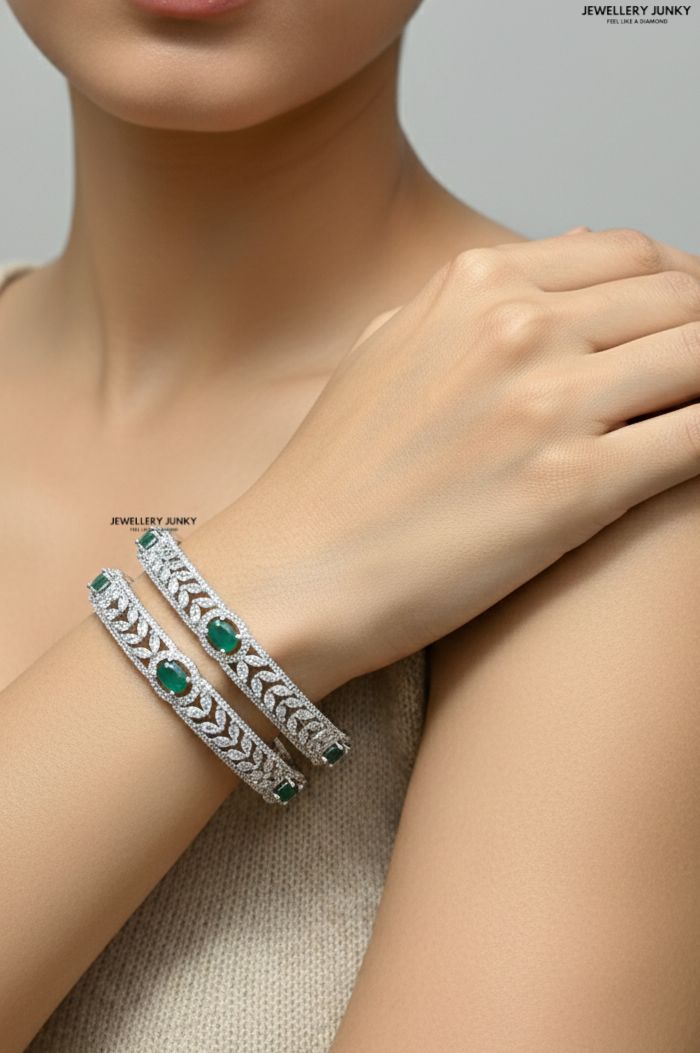 HANNA DIAMOND BANGLE