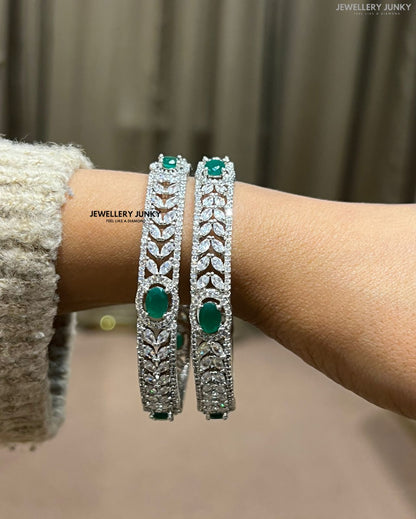 HANNA DIAMOND BANGLE