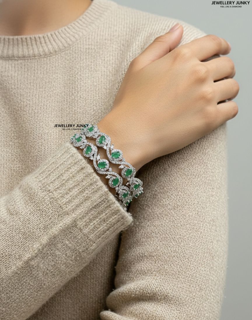 VALORA DIAMOND BANGLE