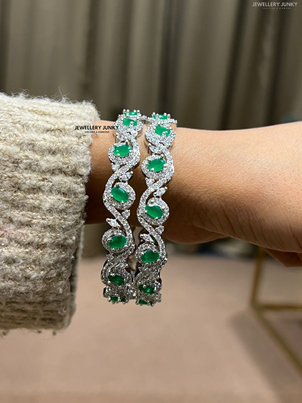 VALORA DIAMOND BANGLE