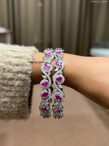 VALORA DIAMOND BANGLE