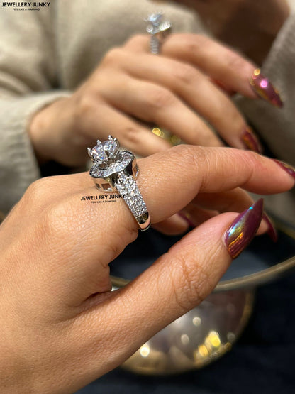 HRIDYANSHI DIAMOND RING