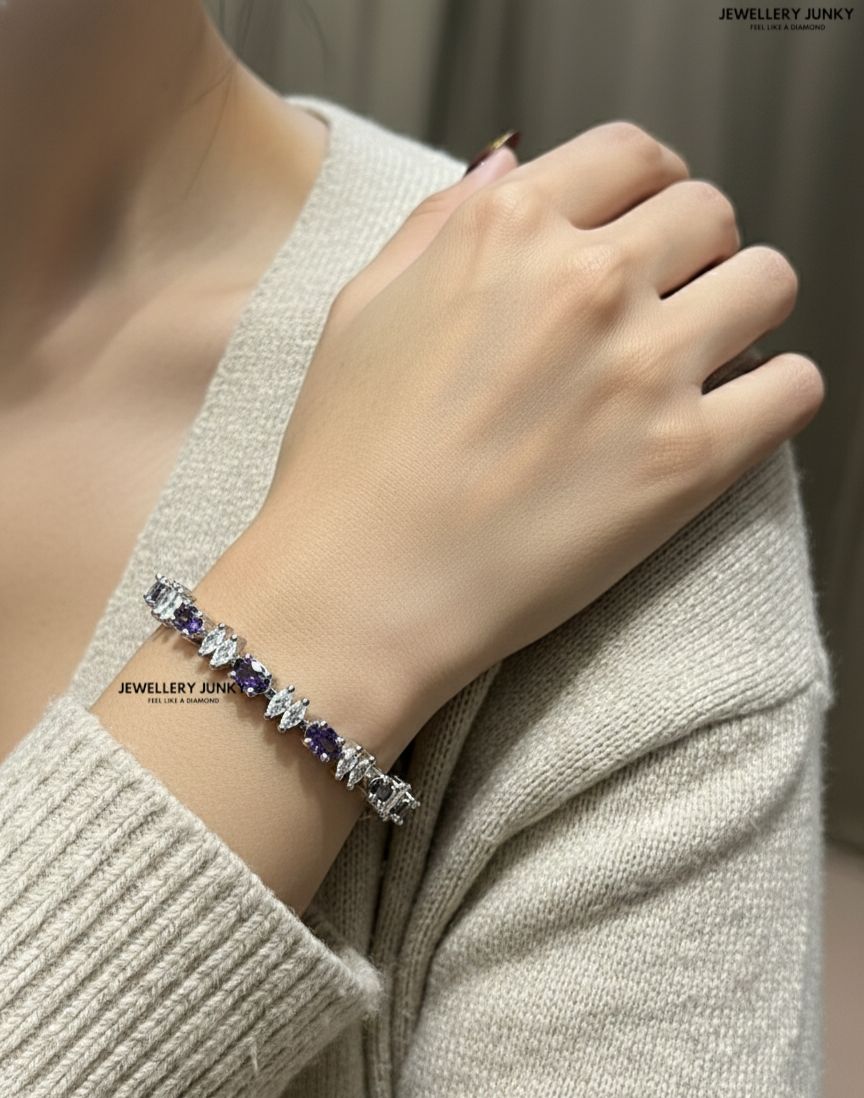 WRITE DIAMOND BANGLES