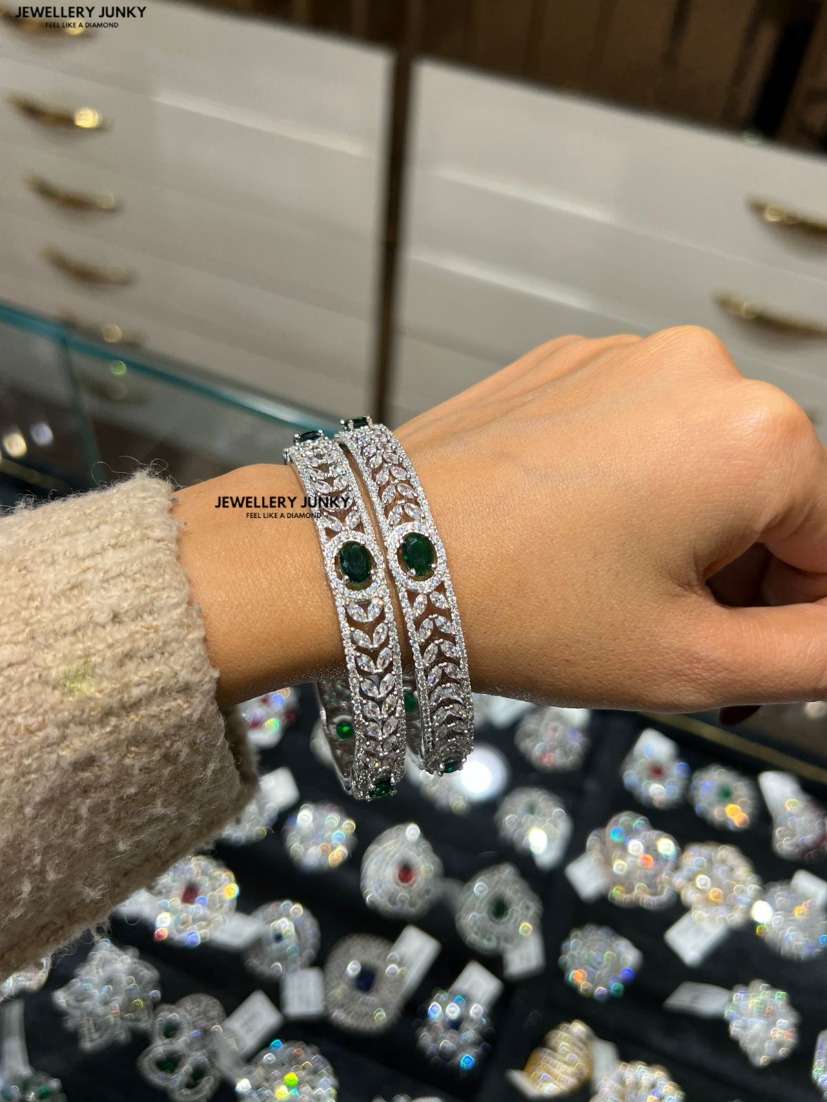 HANNA DIAMOND BANGLE