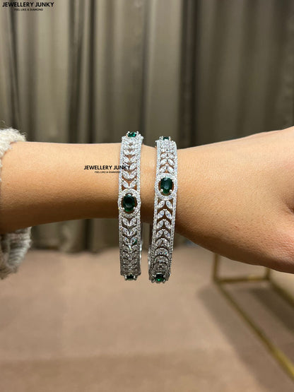 HANNA DIAMOND BANGLE