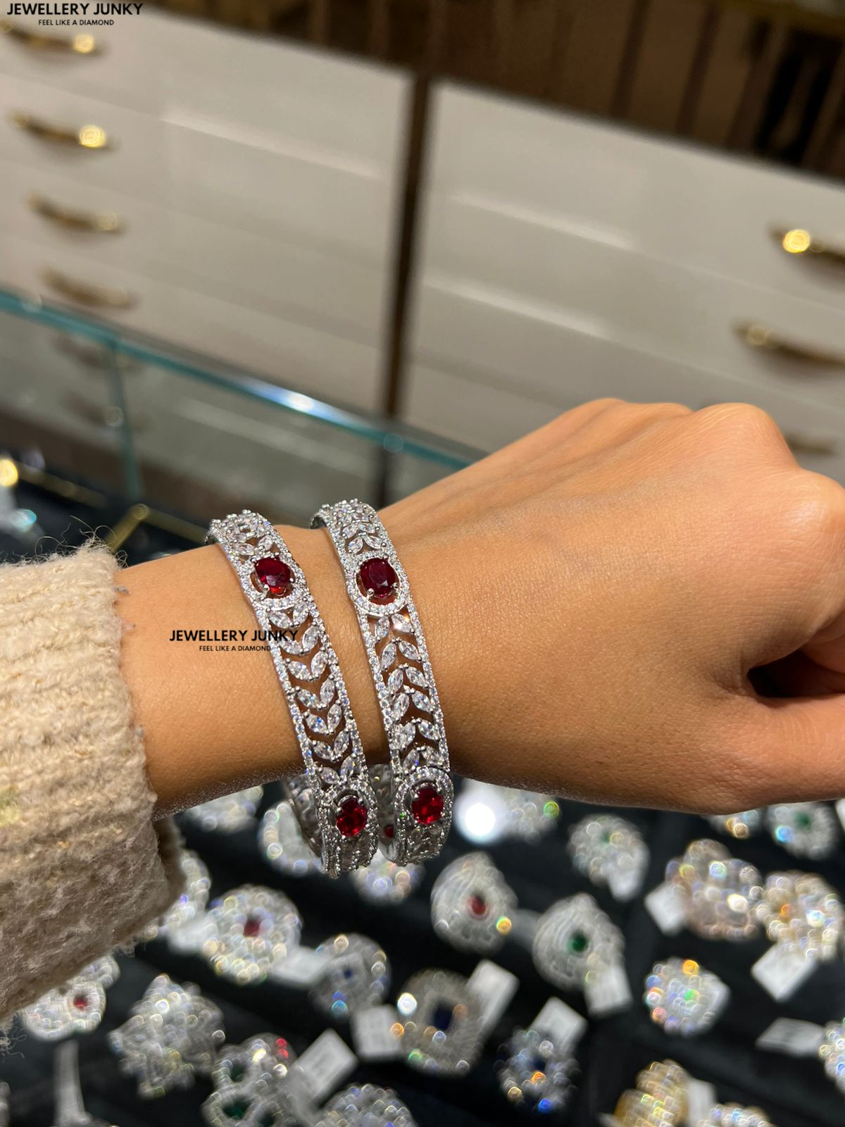 HANNA DIAMOND BANGLE