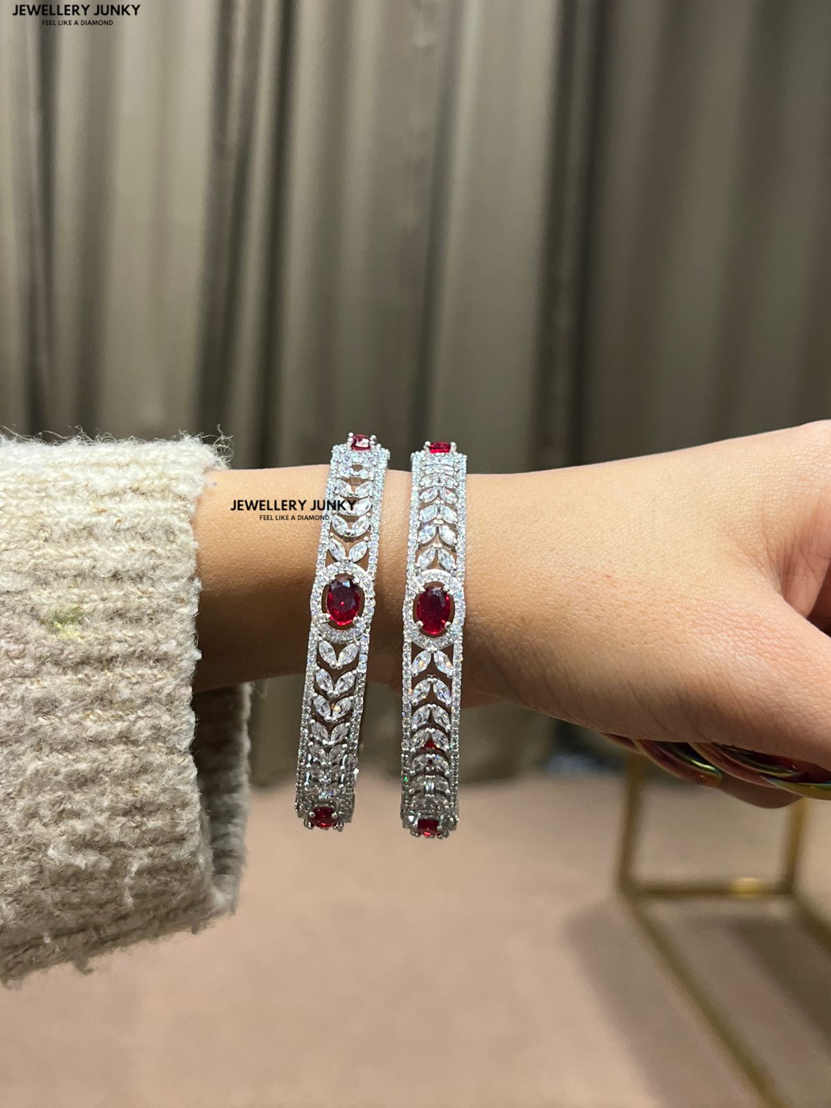 HANNA DIAMOND BANGLE