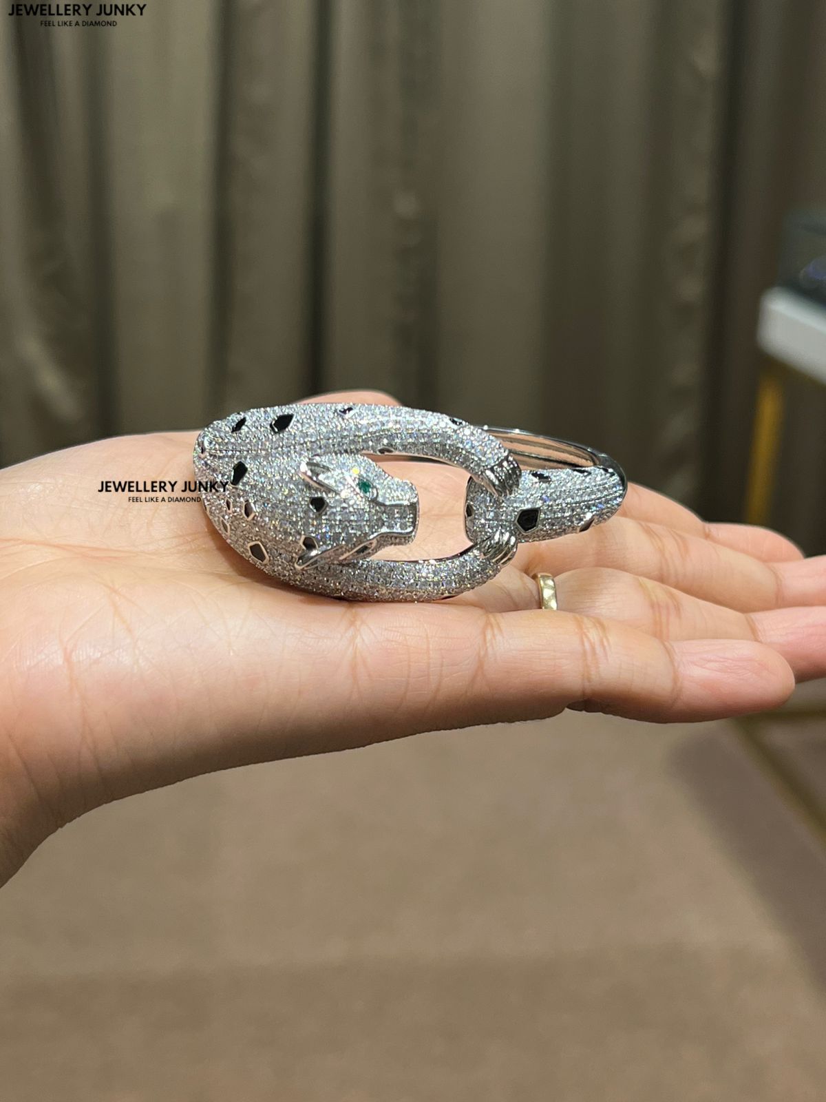 ANMISHA JAGUAR DIAMOND BRACELET