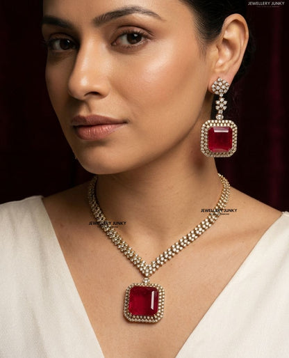 AGNIV DIAMOND NECKLACE