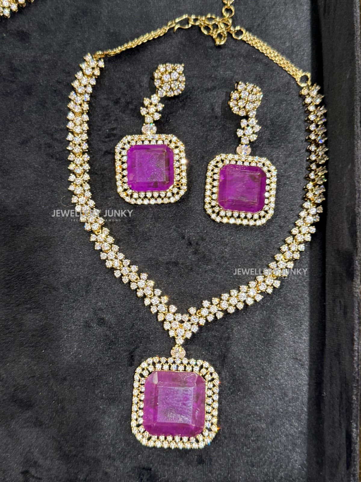 AGNIV DIAMOND NECKLACE