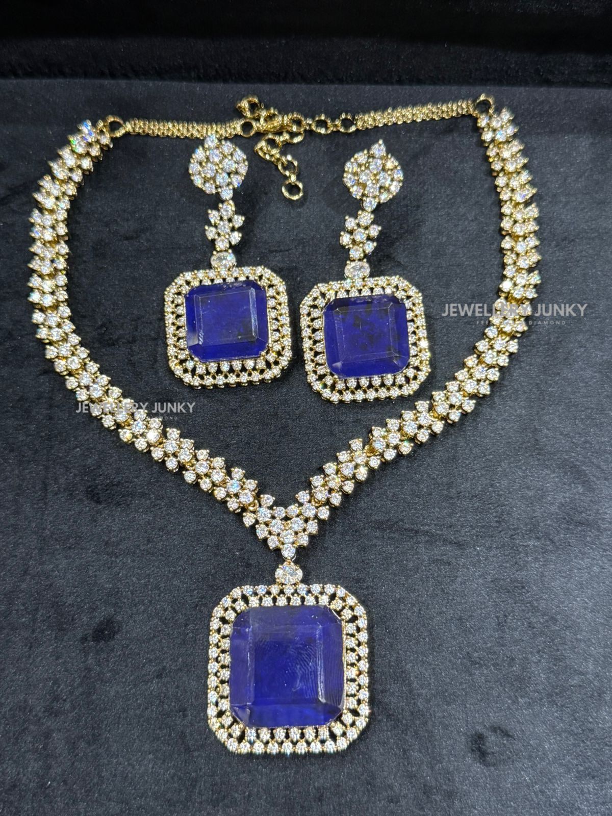 AGNIV DIAMOND NECKLACE