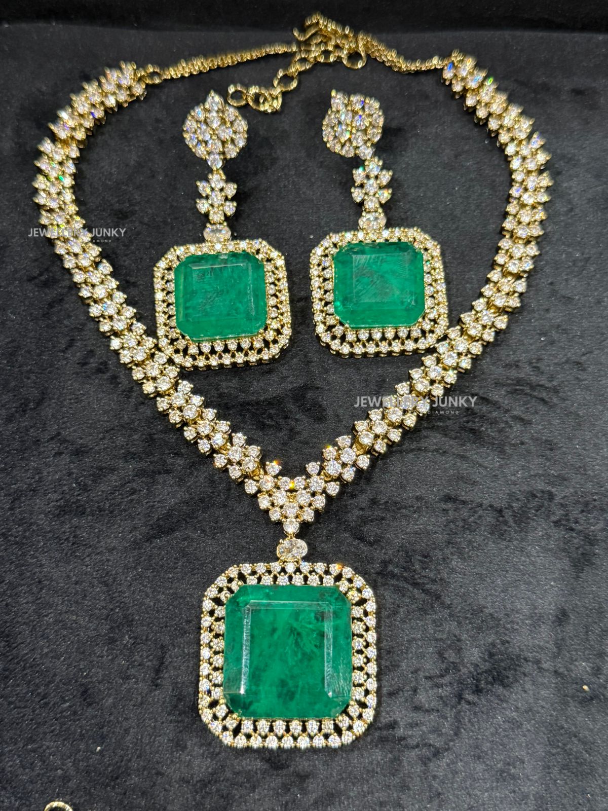 AGNIV DIAMOND NECKLACE