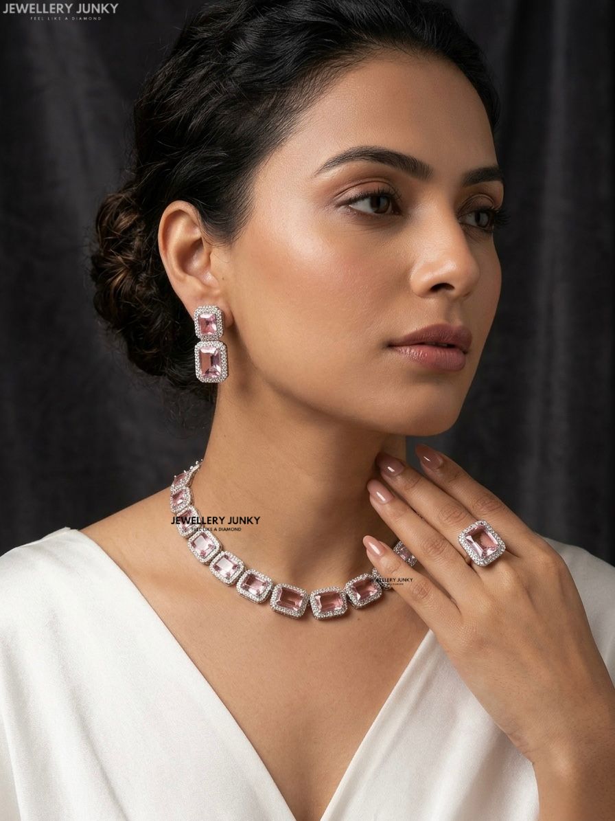 Naira Diamond Necklace