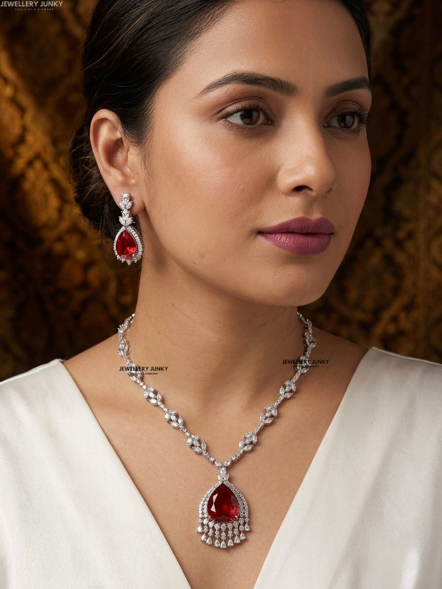 HELEN DIAMOND NECKLACE