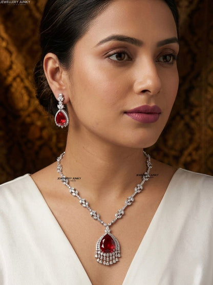 HELEN DIAMOND NECKLACE