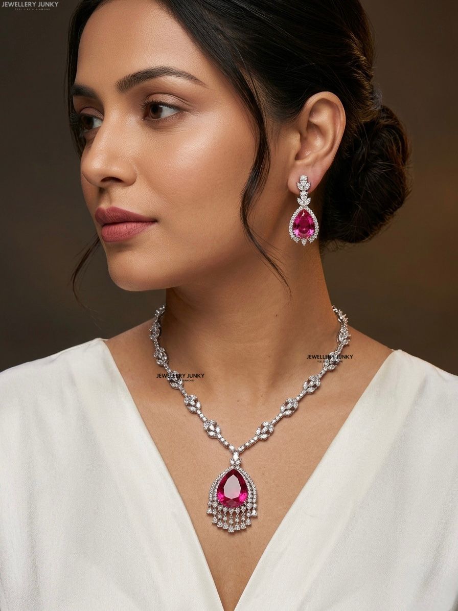 HELEN DIAMOND NECKLACE