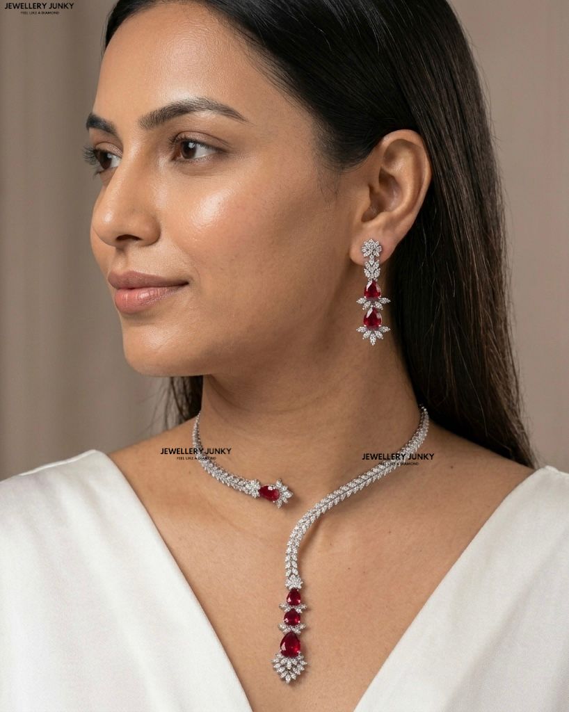 KARA DIAMOND NECKLACE