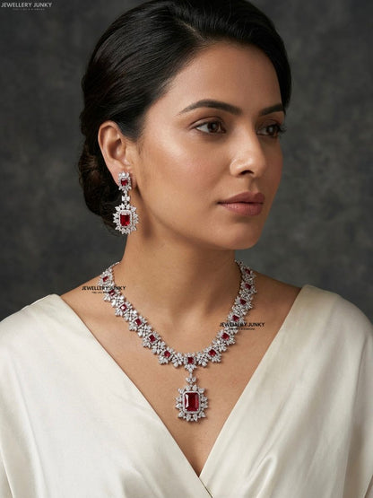 RAHI DIAMOND NECKLACE