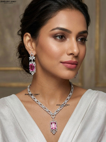 KAYLA DIAMOND NECKLACE