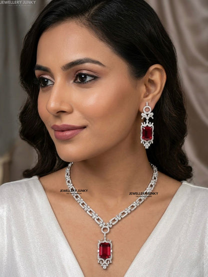 KAYLA DIAMOND NECKLACE