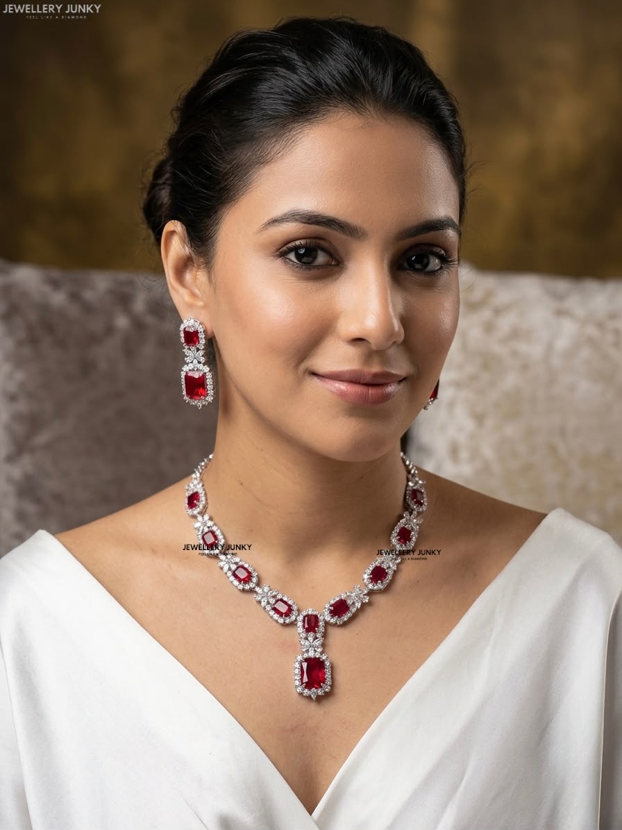 ESTRELLA DIAMOND NECKLACE