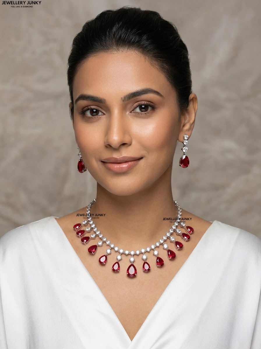 JANET DIAMOND NECKLACE