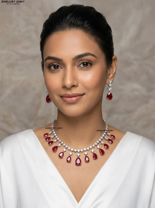 JANET DIAMOND NECKLACE