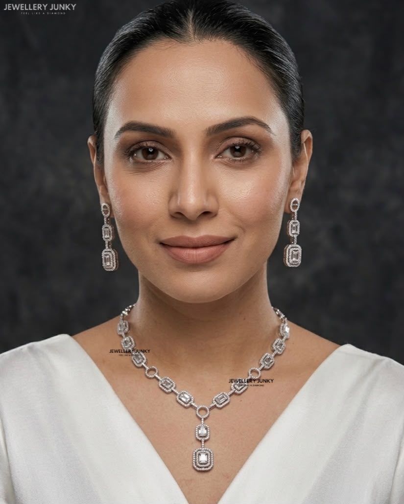 SARIKA DIAMOND NECKLACE