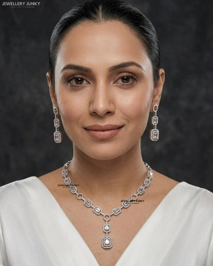 SARIKA DIAMOND NECKLACE