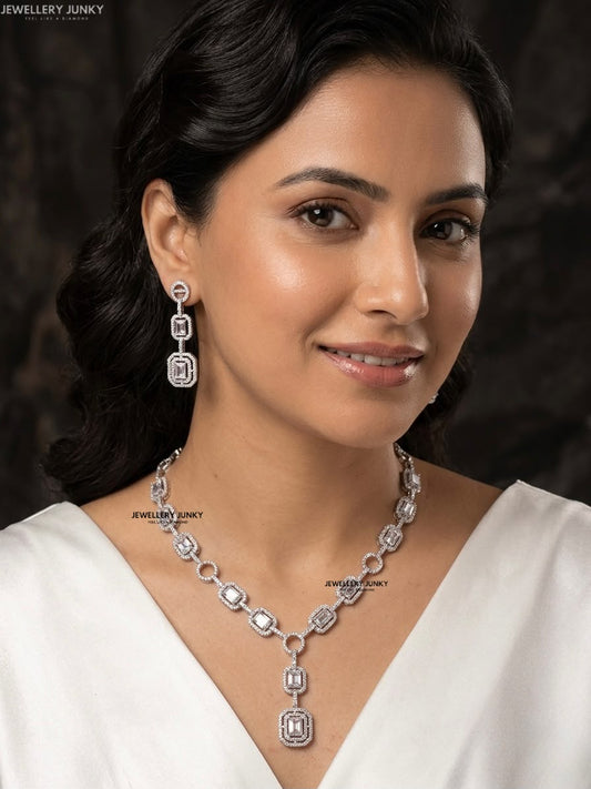 SARIKA DIAMOND NECKLACE