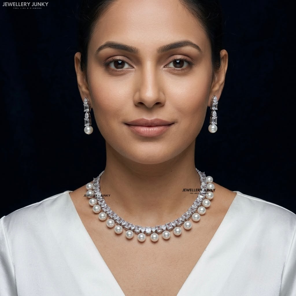 SOHA DIAMOND PEARL NECKLACE