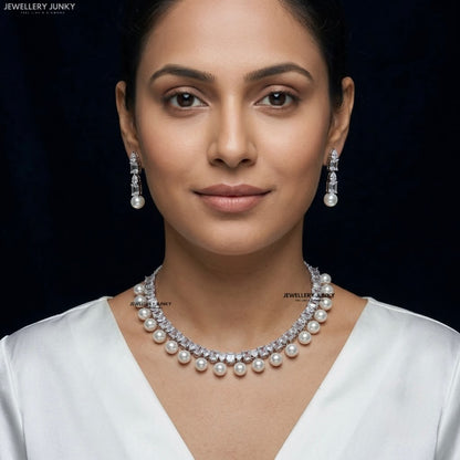 SOHA DIAMOND PEARL NECKLACE