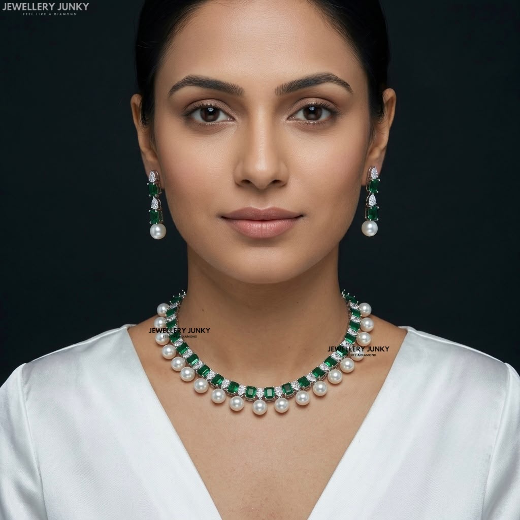 SOHA DIAMOND PEARL NECKLACE