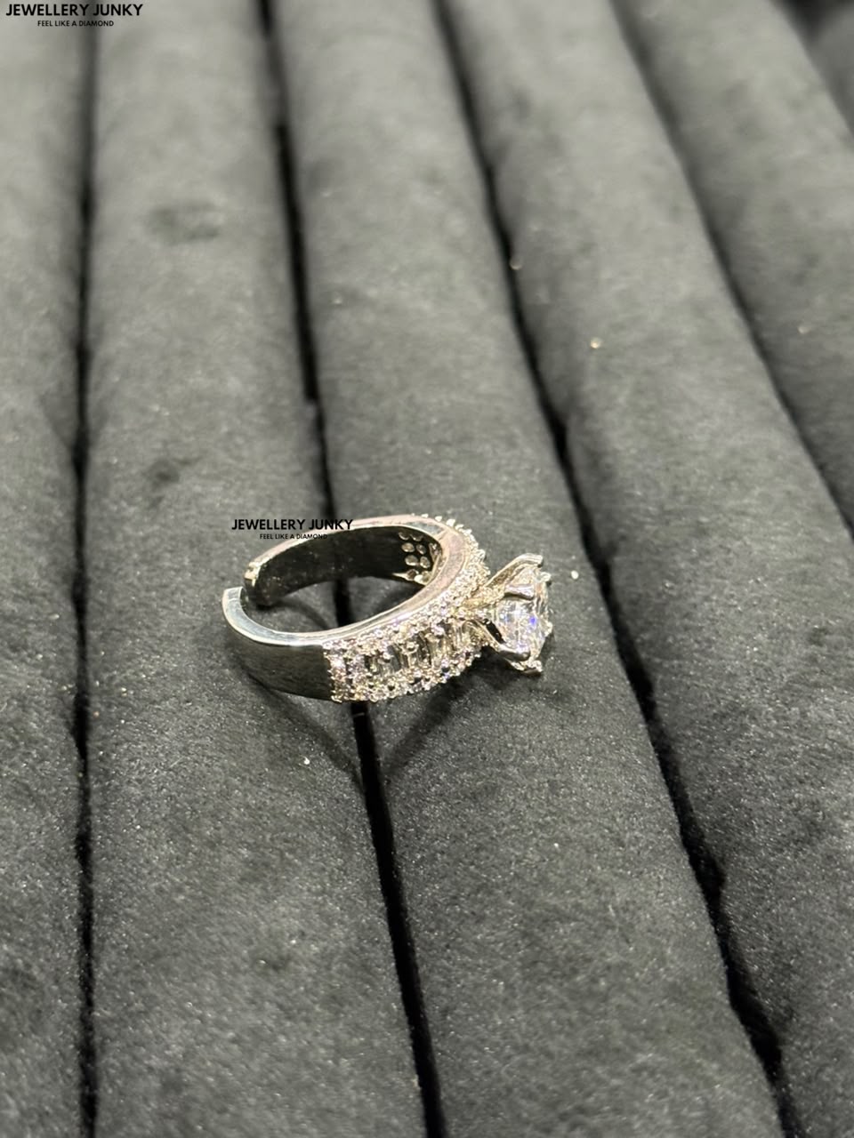 AASHVI DIAMOND RING