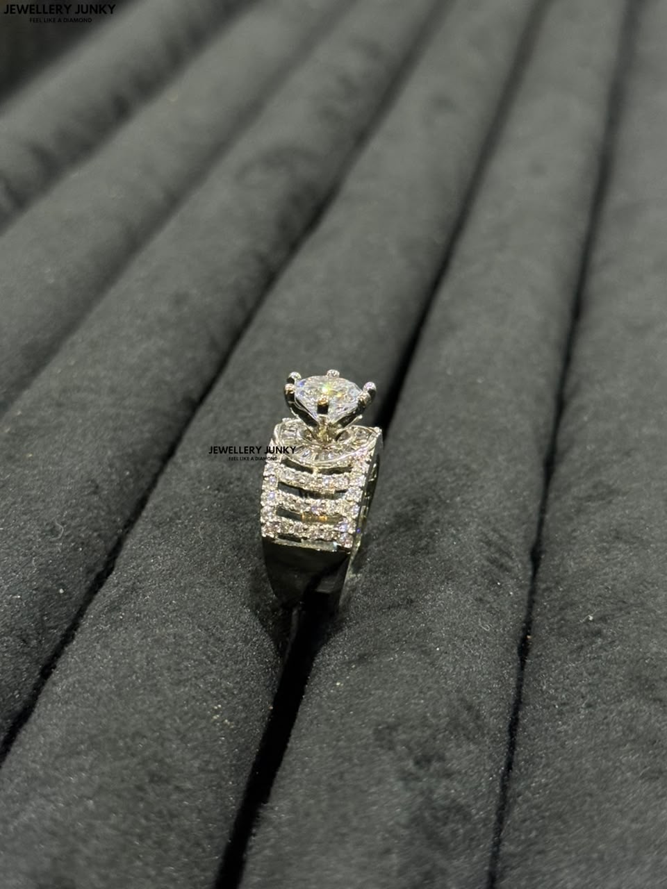 OORJA DIAMOND RING