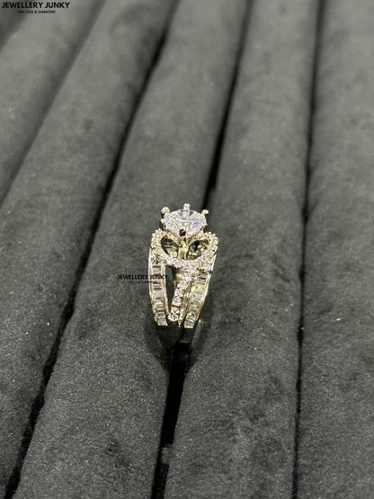 MAEVE DIAMOND RING