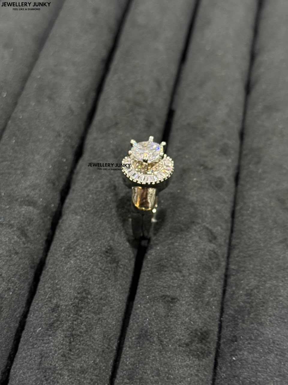 GUNJAL DIAMOND RING